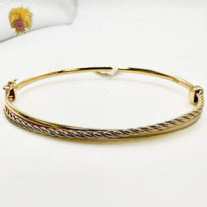 Unique 10 Karat Yellow Gold Bangle