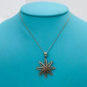 Beautiful 14Karat Two Tone Flower Necklace