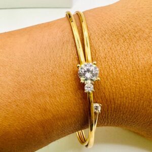 Elegant 14Karat Yellow Gold Criss-Cross Bangle