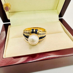 High End Consignment 18Karat Pearl , Diamonds & Sapphires Ring