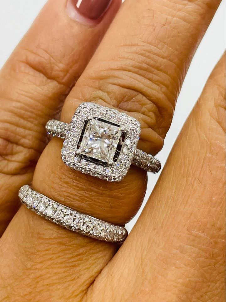 Platinum ring sets with 1.02 centre princess cut Mondavhie Man-made Diamond in D color , VVS1 , Excellent-cut & 1.03 accented diamonds Matching band sets with 0.62 CTW of natural diamonds. - Image 3