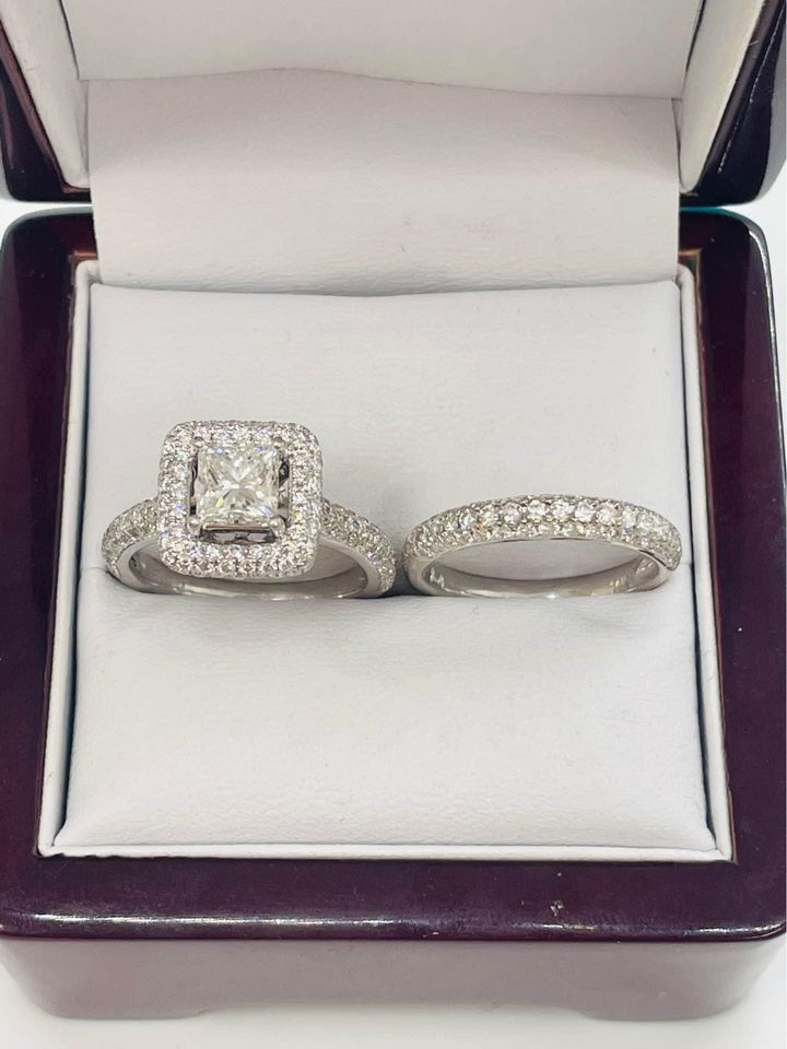 Platinum ring sets with 1.02 centre princess cut Mondavhie Man-made Diamond in D color , VVS1 , Excellent-cut & 1.03 accented diamonds Matching band sets with 0.62 CTW of natural diamonds. - Image 4